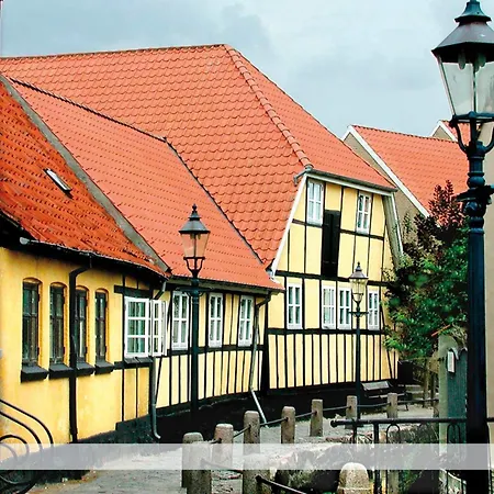 5 Person Holiday Home On A Holiday Park In Bogense Lejlighed *